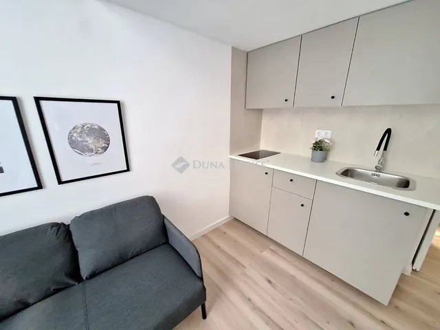 Eladó lakás Budapest VIII. kerület, Corvin negyed 24 nm
