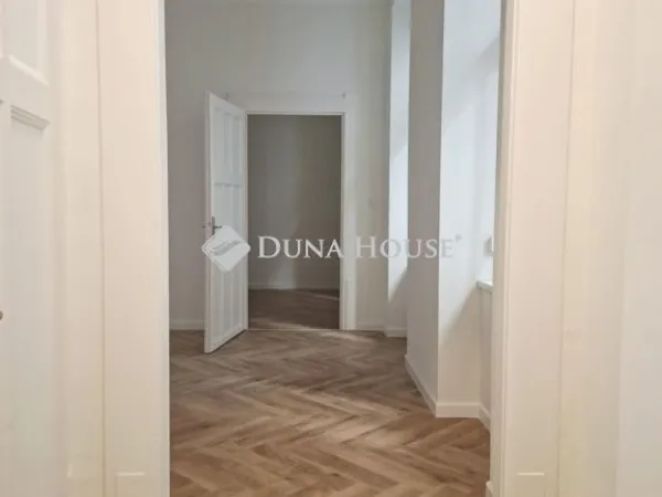 Eladó lakás Budapest I. kerület 55 nm