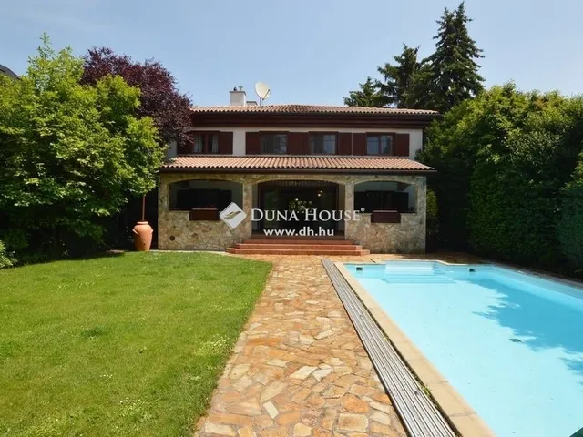 Eladó ház Budapest II. kerület 296 nm