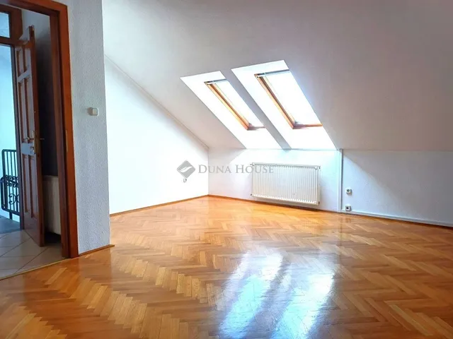 Kiadó kereskedelmi és ipari ingatlan Budapest VIII. kerület 330 nm