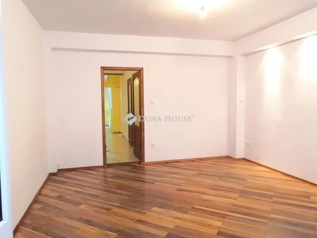 Eladó lakás Budapest VI. kerület, Nagykörúton belüli terület 70 nm