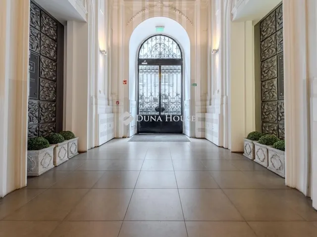 Eladó lakás Budapest V. kerület 71 nm