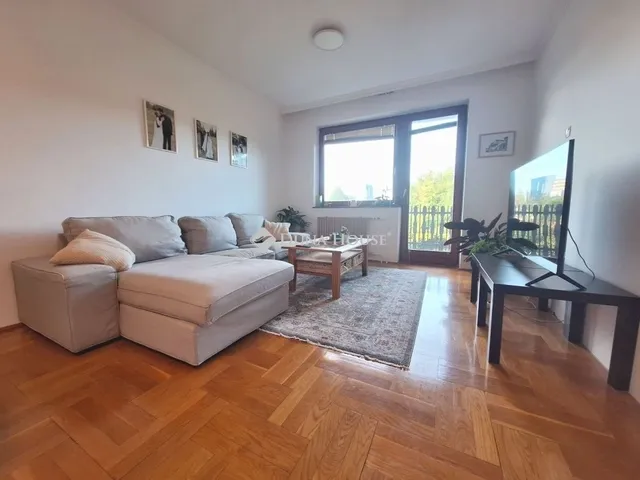 Eladó lakás Győr 98 nm