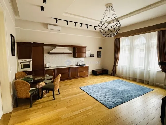 Eladó lakás Budapest VI. kerület 94 nm