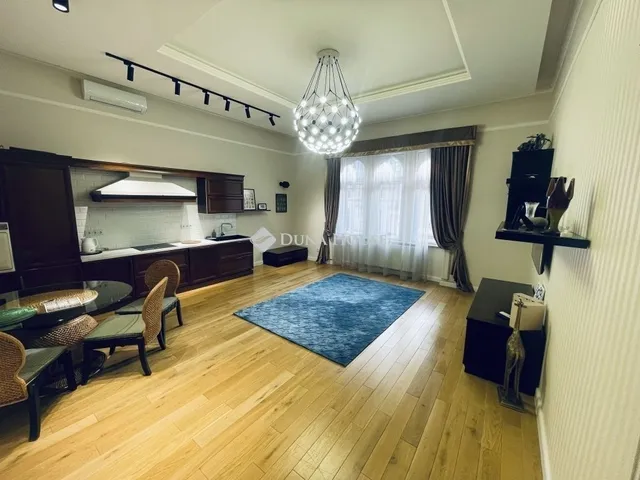 Eladó lakás Budapest VI. kerület 94 nm