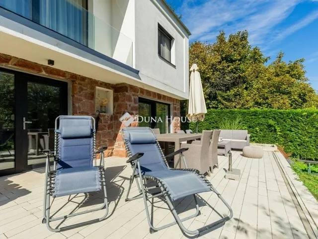 Eladó ház Ábrahámhegy 235 nm