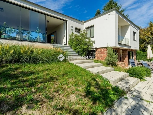 Eladó ház Ábrahámhegy 235 nm