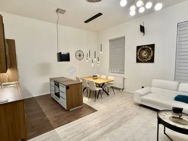 Eladó lakás Budapest VI. kerület 70 nm