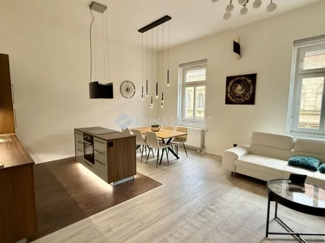 Eladó lakás Budapest VI. kerület 70 nm