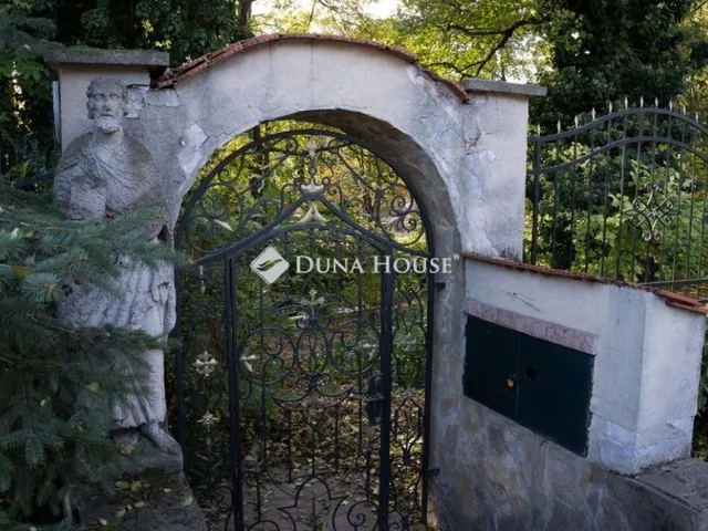 Eladó ház Szentendre 260 nm