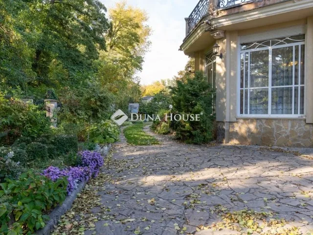 Eladó ház Szentendre 260 nm