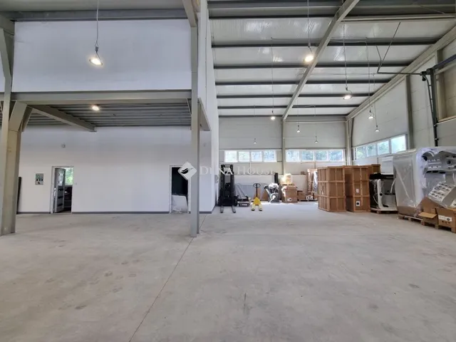 Eladó kereskedelmi és ipari ingatlan Solymár 420 nm