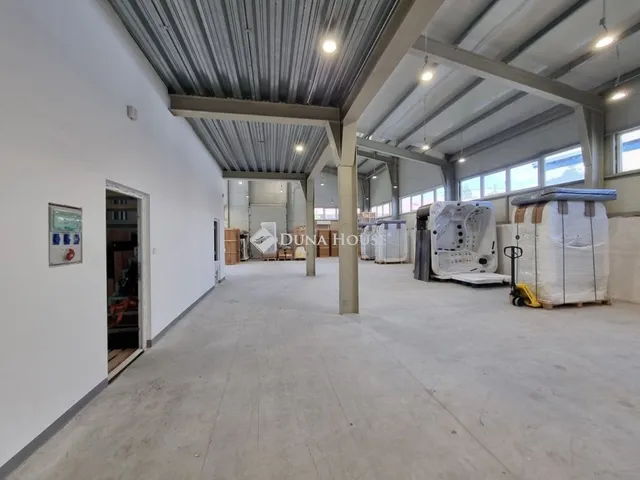 Eladó kereskedelmi és ipari ingatlan Solymár 420 nm