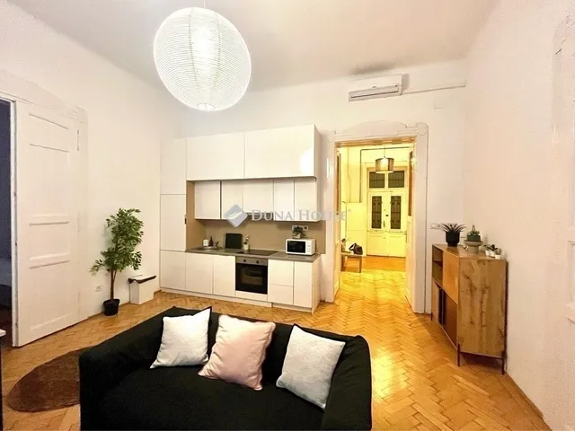 Eladó lakás Budapest VI. kerület, Nagykörúton belüli terület 102 nm