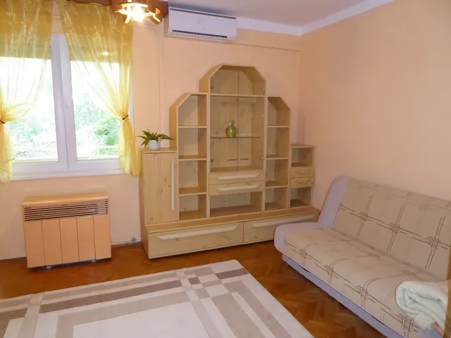 Kiadó lakás Pécs, Belváros 72 nm