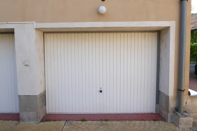 Kiadó garázs Pécs, Belváros 17 nm