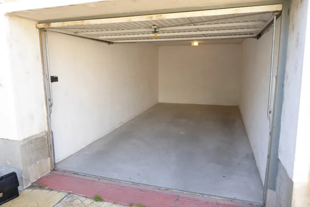 Kiadó garázs Pécs, Belváros, Alkotmány utca 17 nm