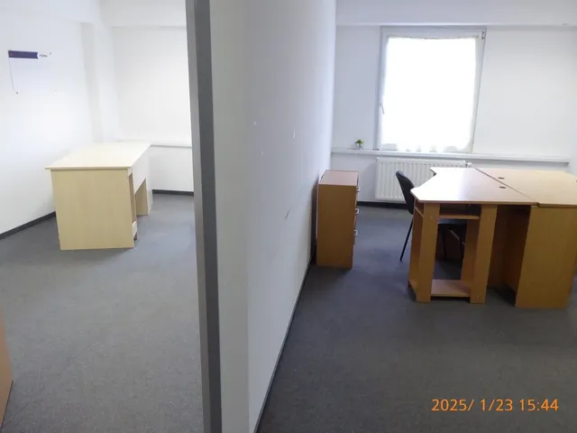 Kiadó kereskedelmi és ipari ingatlan Pécs, Belváros, Nyírfa utca 80 nm