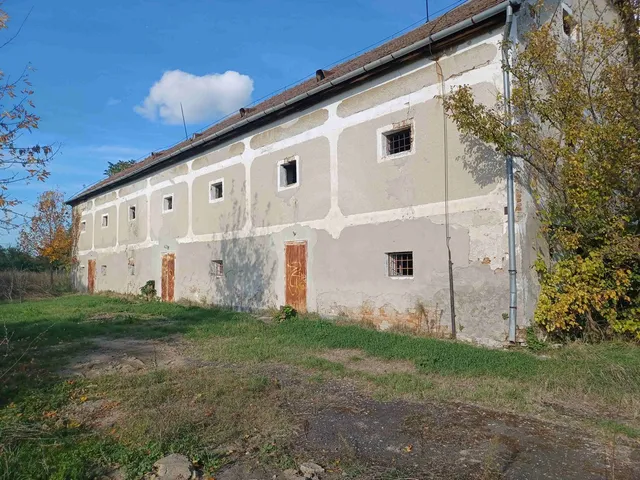 Eladó kereskedelmi és ipari ingatlan Ádánd 580 nm