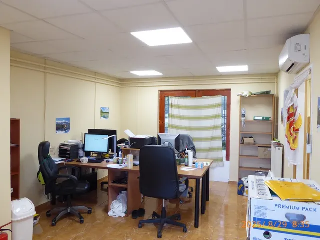 Kiadó kereskedelmi és ipari ingatlan Pécs, Kertváros, Megyeri út 99 nm