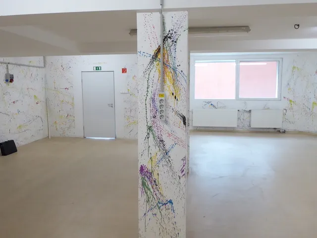 Kiadó kereskedelmi és ipari ingatlan Pécs, Siklósi városrész, Siklósi út 80 nm
