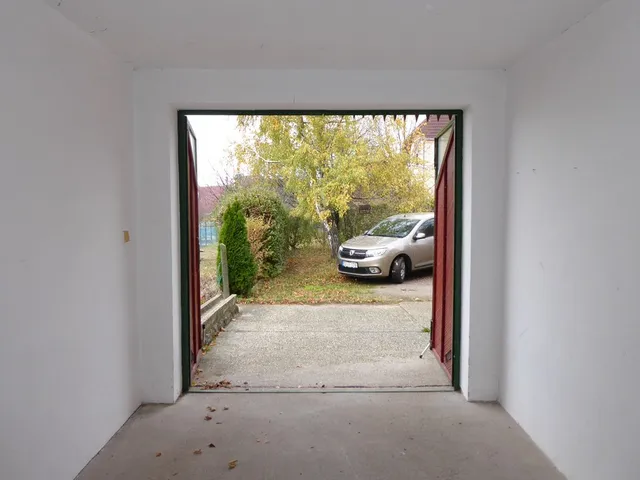 Eladó garázs Pécs, Patacs, Új fasor 15 nm