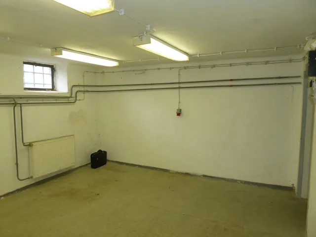 Kiadó kereskedelmi és ipari ingatlan Pécs, Patacs, Szentlőrinci út 20 nm