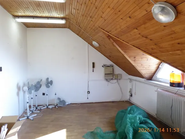 Kiadó kereskedelmi és ipari ingatlan Pécs, Nyugati ipari terület 32 nm