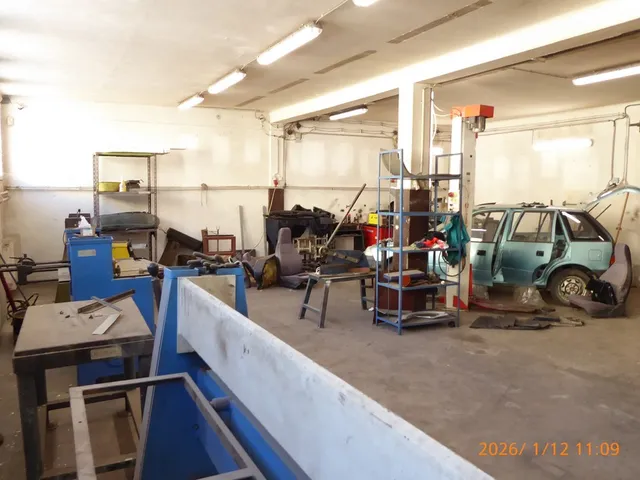 Kiadó kereskedelmi és ipari ingatlan Pécs, Északmegyer 100 nm