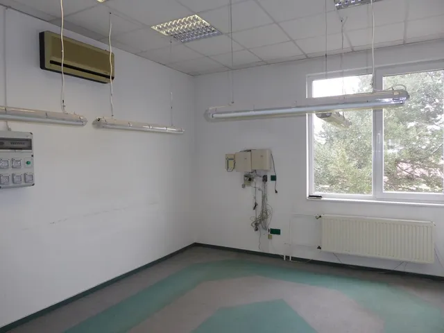 Kiadó kereskedelmi és ipari ingatlan Pécs, Nyugati ipari terület 18 nm