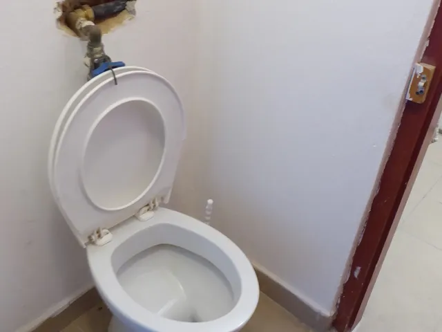 Kiadó kereskedelmi és ipari ingatlan Pécs, Kertváros, Megyeri út 30 nm