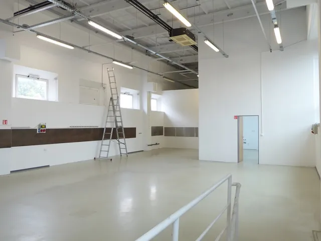 Kiadó kereskedelmi és ipari ingatlan Pécs, Siklósi városrész 227 nm