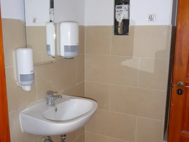 Kiadó kereskedelmi és ipari ingatlan Pécs, Belváros, Ferencesek utcája 16 nm