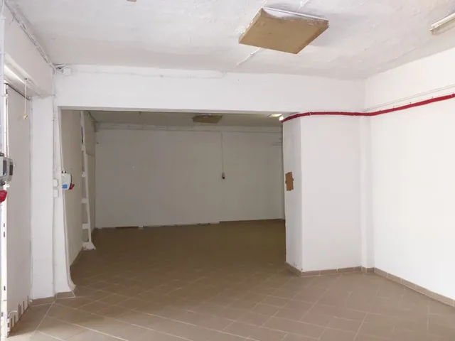 Kiadó kereskedelmi és ipari ingatlan Pécs, Kertváros, Megyeri út 208 nm