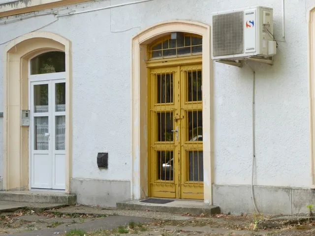 Eladó kereskedelmi és ipari ingatlan Komló, Kökönyös 23 nm