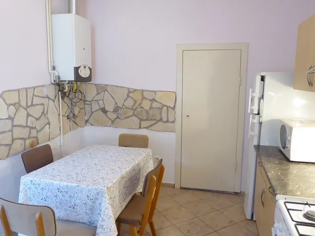 Kiadó ház Pécs, Belváros, Majorossy Imre utca 76 nm