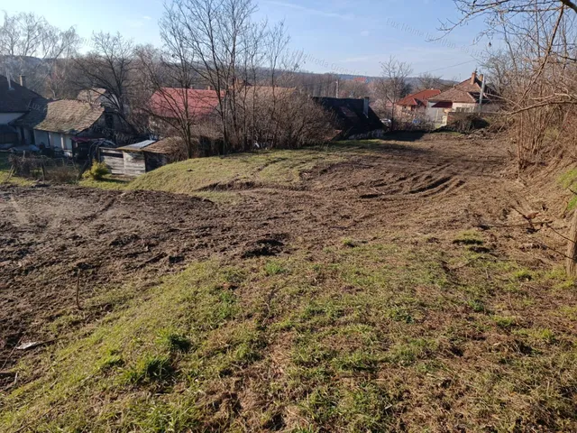 Eladó telek Pusztavám 696 nm