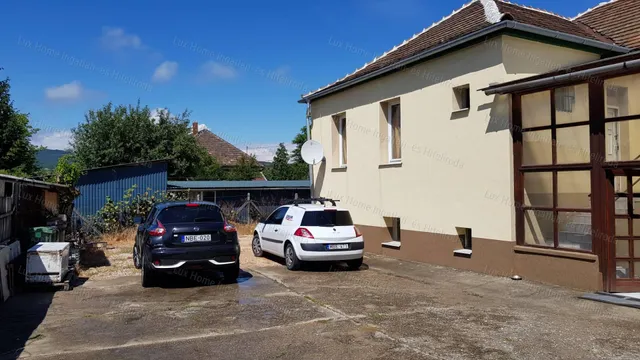 Kiadó kereskedelmi és ipari ingatlan Tatabánya 350 nm