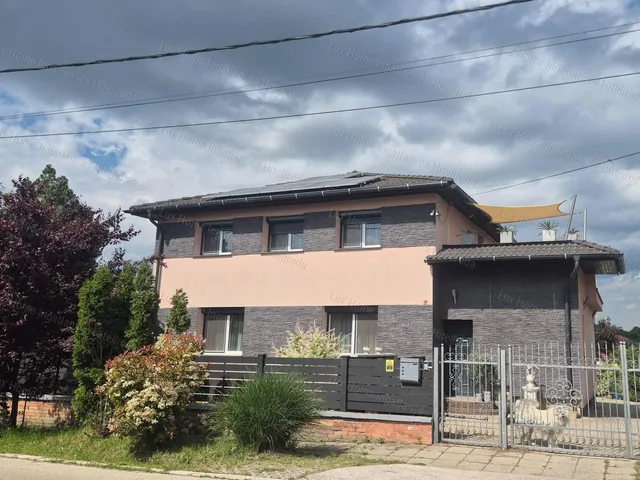 Eladó ház Oroszlány 170 nm