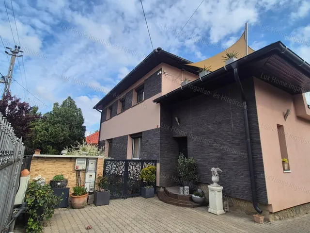 Eladó ház Oroszlány 170 nm
