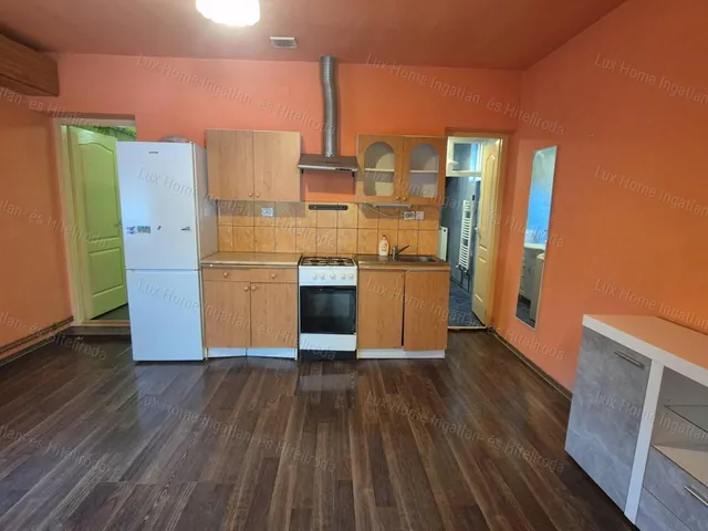 Kiadó ház Oroszlány 60 nm