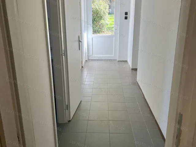 Kiadó kereskedelmi és ipari ingatlan Komárom 186 nm