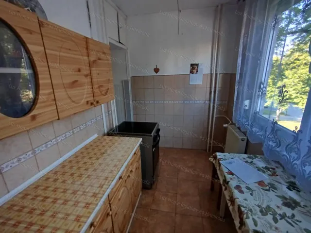 Eladó lakás Oroszlány 54 nm