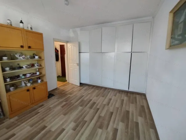 Eladó lakás Oroszlány 54 nm