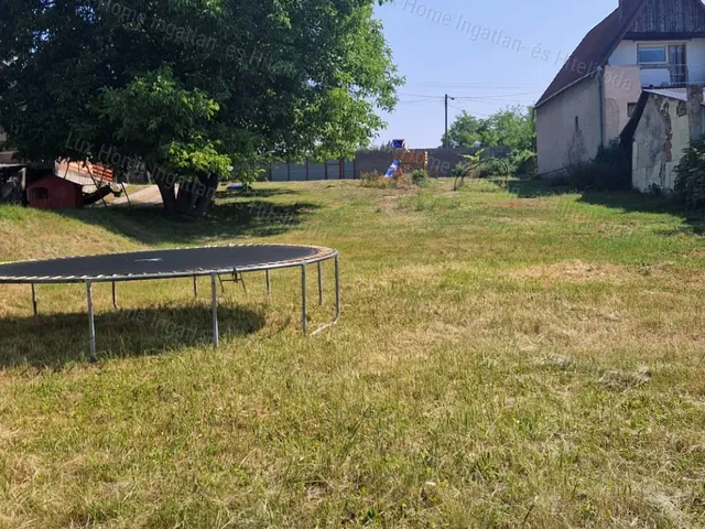 Eladó telek Esztergom 1427 nm