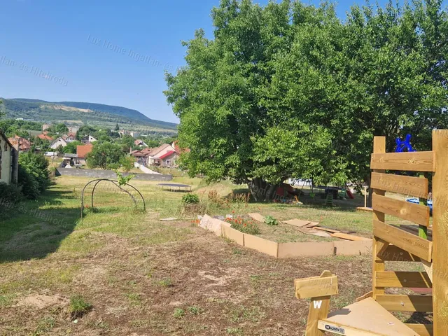 Eladó telek Esztergom 1427 nm