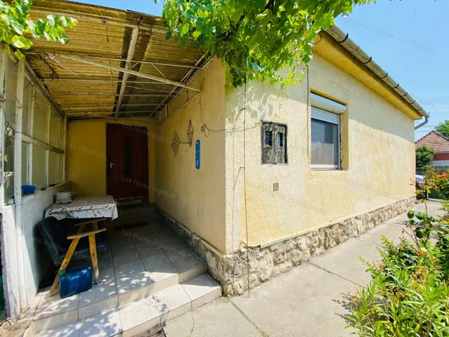 Eladó ház Komárom 83 nm