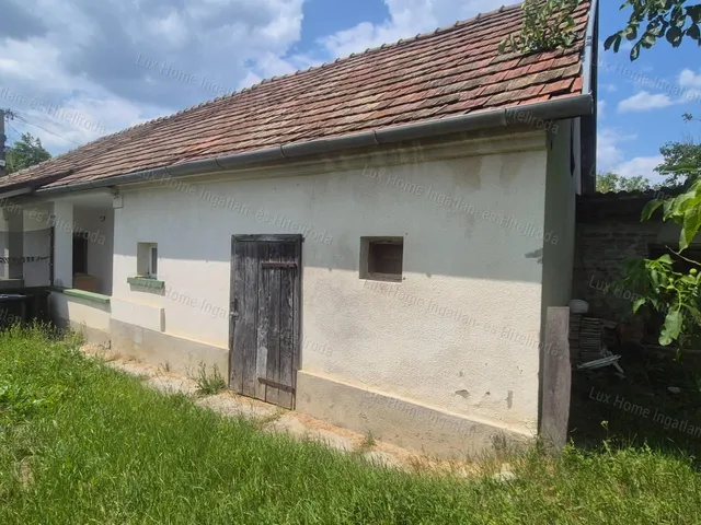 Eladó ház Súr 90 nm
