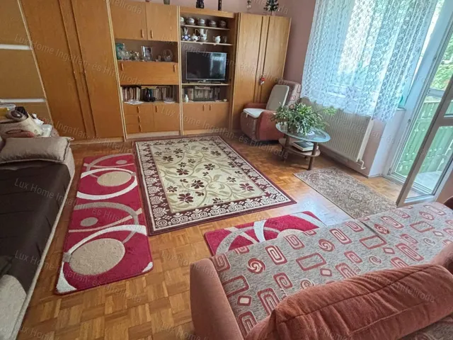 Eladó lakás Oroszlány 35 nm