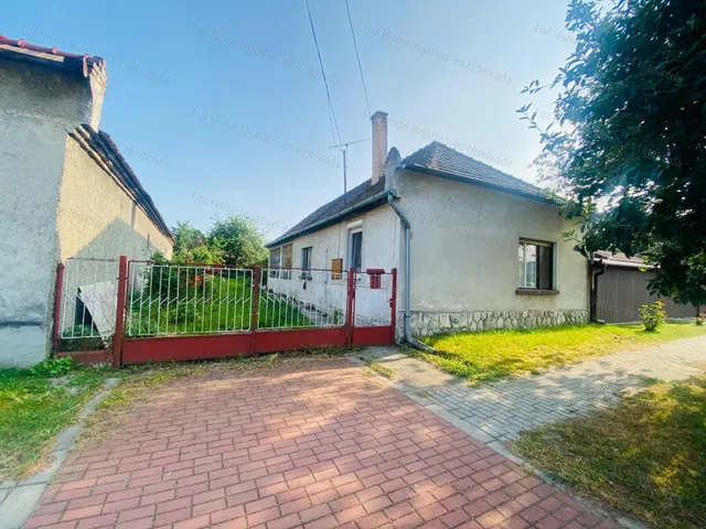 Eladó ház Komárom 94 nm